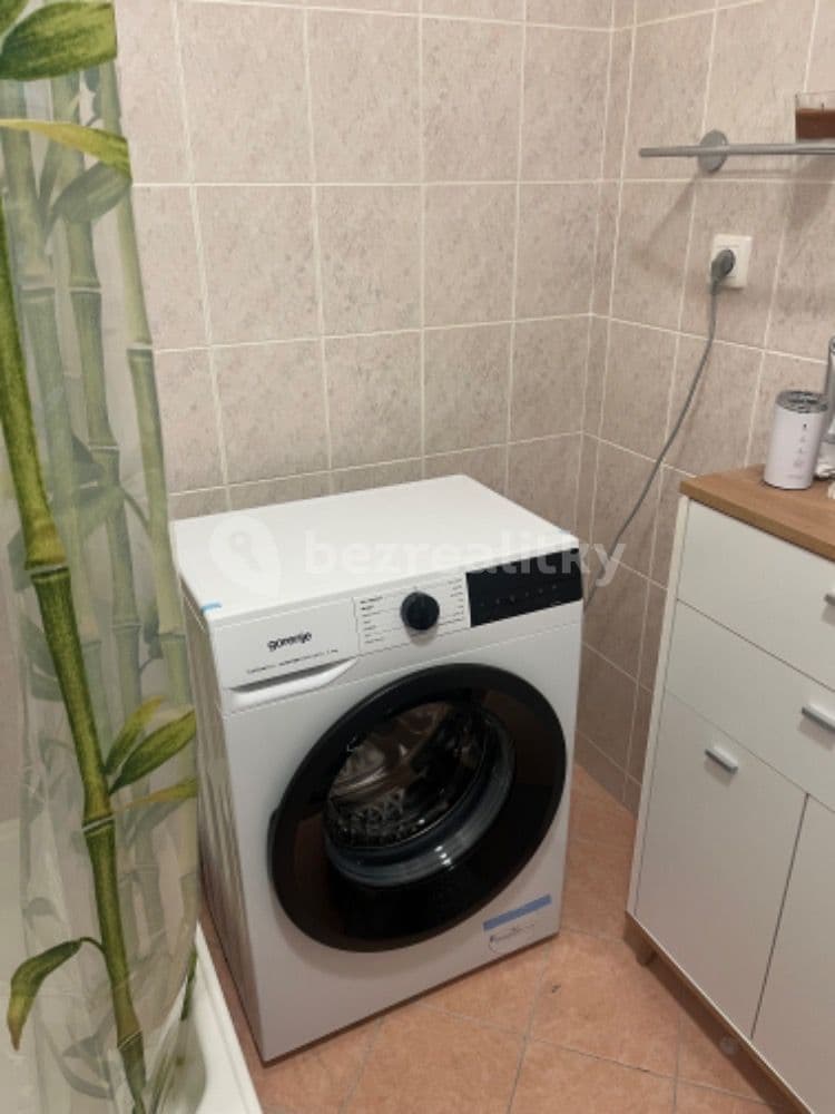 Pronájem bytu 1+kk 30 m², Boloňská, Praha, Praha Pronájem bytu 1+kk 30 m², Boloňská, Praha, Praha