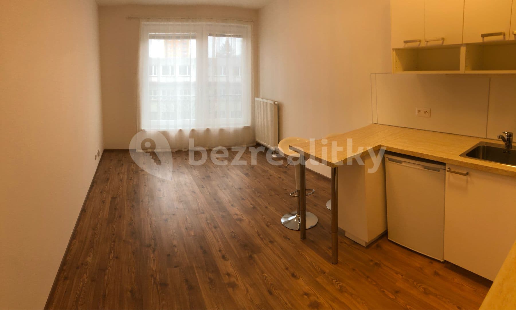 Pronájem bytu 1+kk 30 m², Na Spravedlnosti, Pardubice, Pardubický kraj Pronájem bytu 1+kk 30 m², Na Spravedlnosti, Pardubice, Pardubický kraj