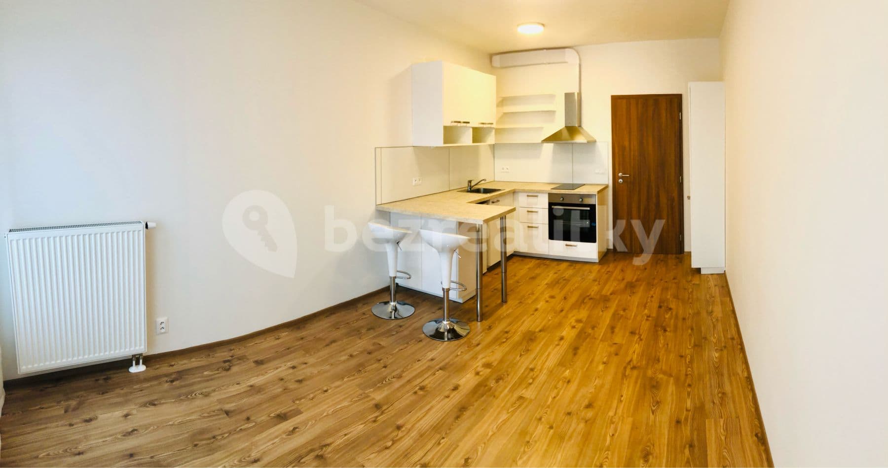 Pronájem bytu 1+kk 30 m², Na Spravedlnosti, Pardubice, Pardubický kraj Pronájem bytu 1+kk 30 m², Na Spravedlnosti, Pardubice, Pardubický kraj