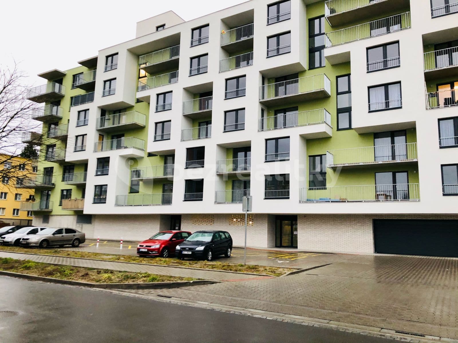 Pronájem bytu 1+kk 30 m², Na Spravedlnosti, Pardubice, Pardubický kraj Pronájem bytu 1+kk 30 m², Na Spravedlnosti, Pardubice, Pardubický kraj