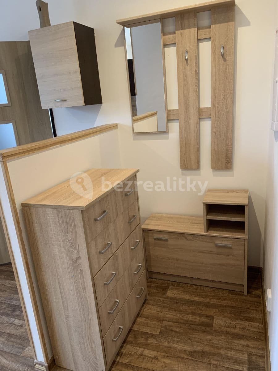 Pronájem bytu 1+1 45 m², Pod Rozhlednou, Jihlava, Kraj Vysočina Pronájem bytu 1+1 45 m², Pod Rozhlednou, Jihlava, Kraj Vysočina