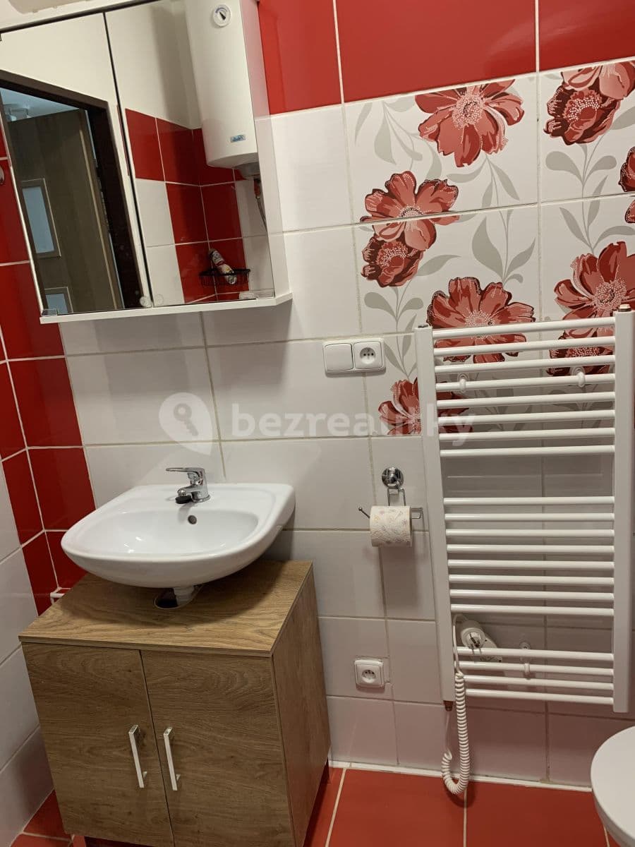 Pronájem bytu 1+1 45 m², Pod Rozhlednou, Jihlava, Kraj Vysočina Pronájem bytu 1+1 45 m², Pod Rozhlednou, Jihlava, Kraj Vysočina