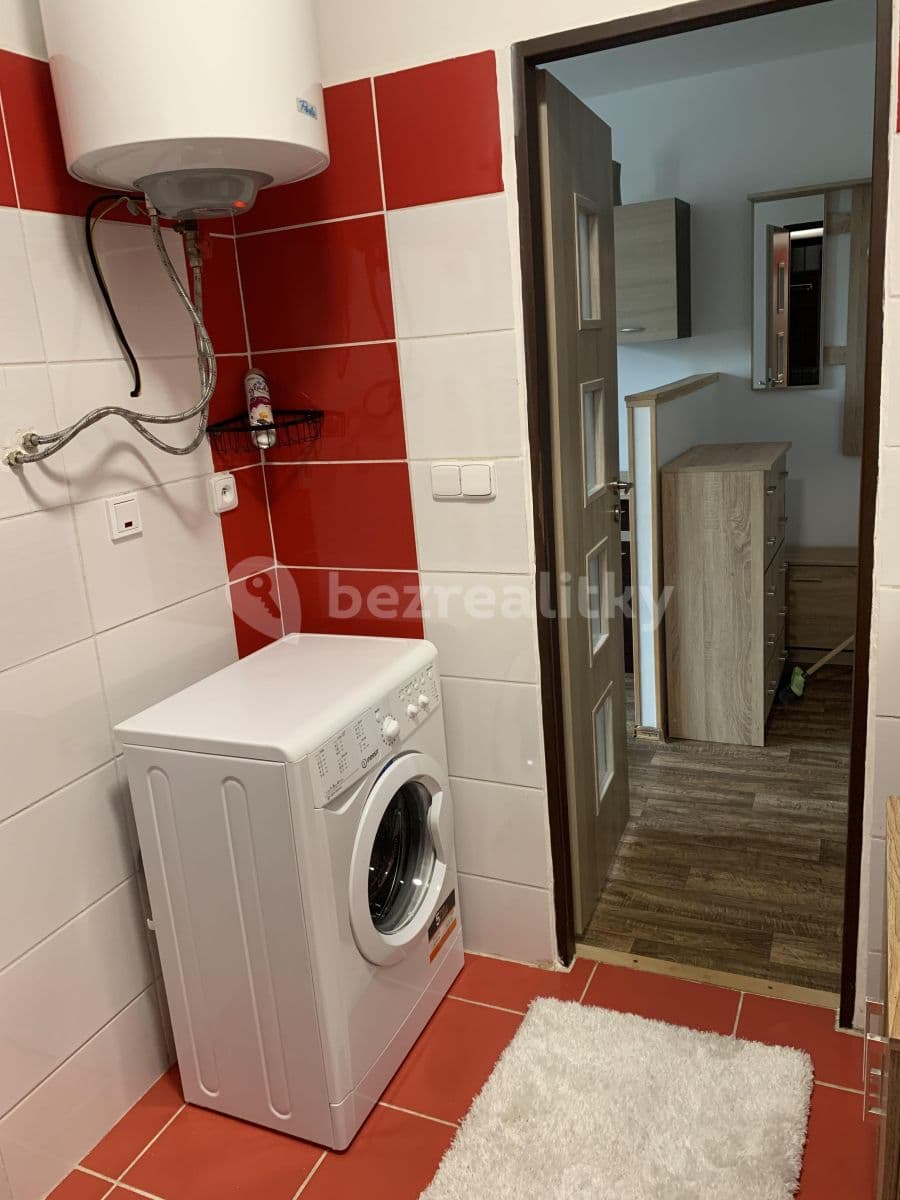 Pronájem bytu 1+1 45 m², Pod Rozhlednou, Jihlava, Kraj Vysočina Pronájem bytu 1+1 45 m², Pod Rozhlednou, Jihlava, Kraj Vysočina