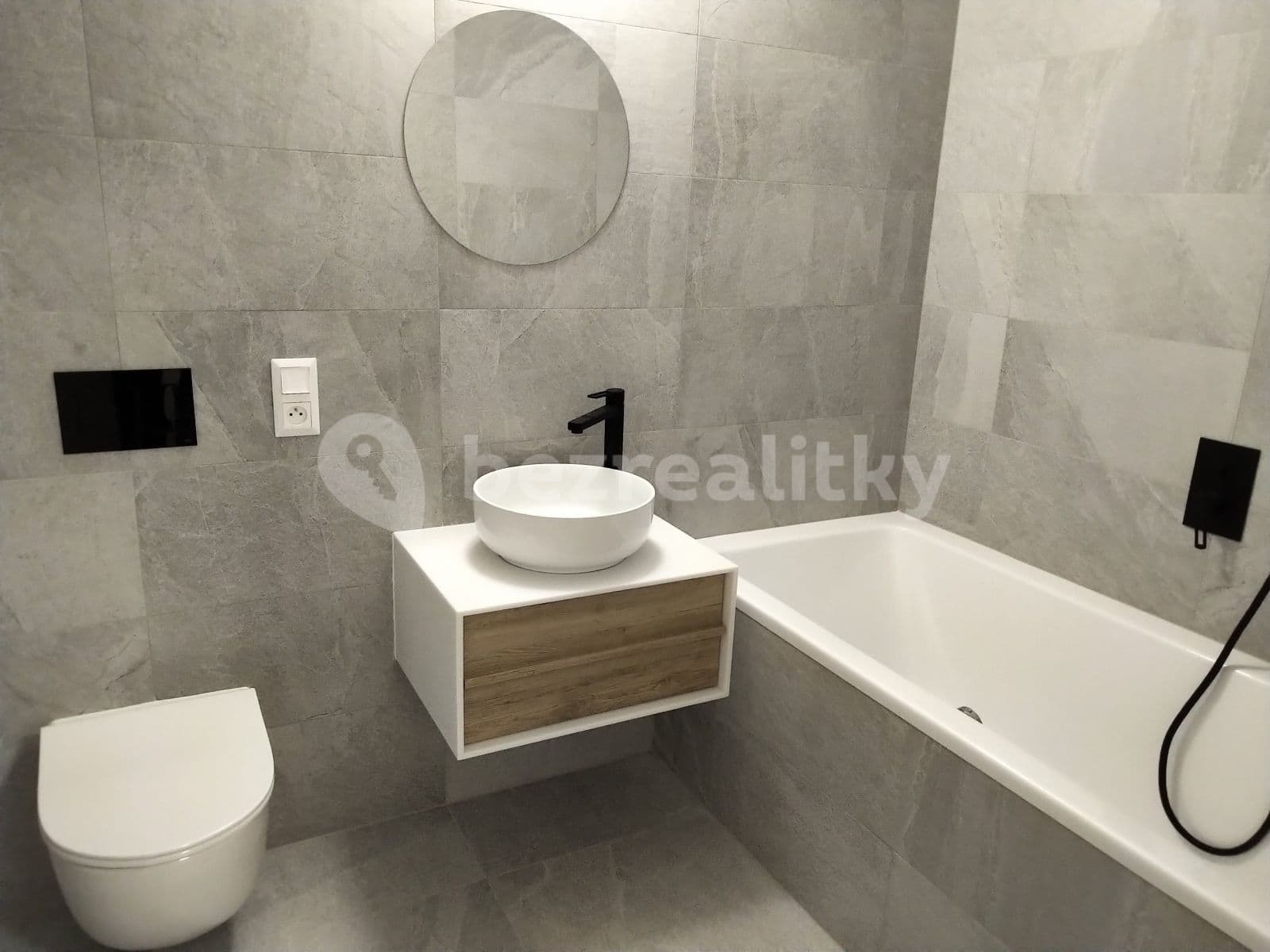 Pronájem bytu 2+kk 62 m², Duslova, Beroun, Středočeský kraj Pronájem bytu 2+kk 62 m², Duslova, Beroun, Středočeský kraj