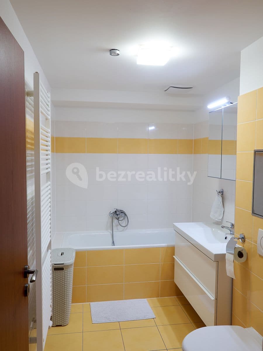 Pronájem bytu 2+kk 40 m², Luštěnická, Praha, Praha Pronájem bytu 2+kk 40 m², Luštěnická, Praha, Praha