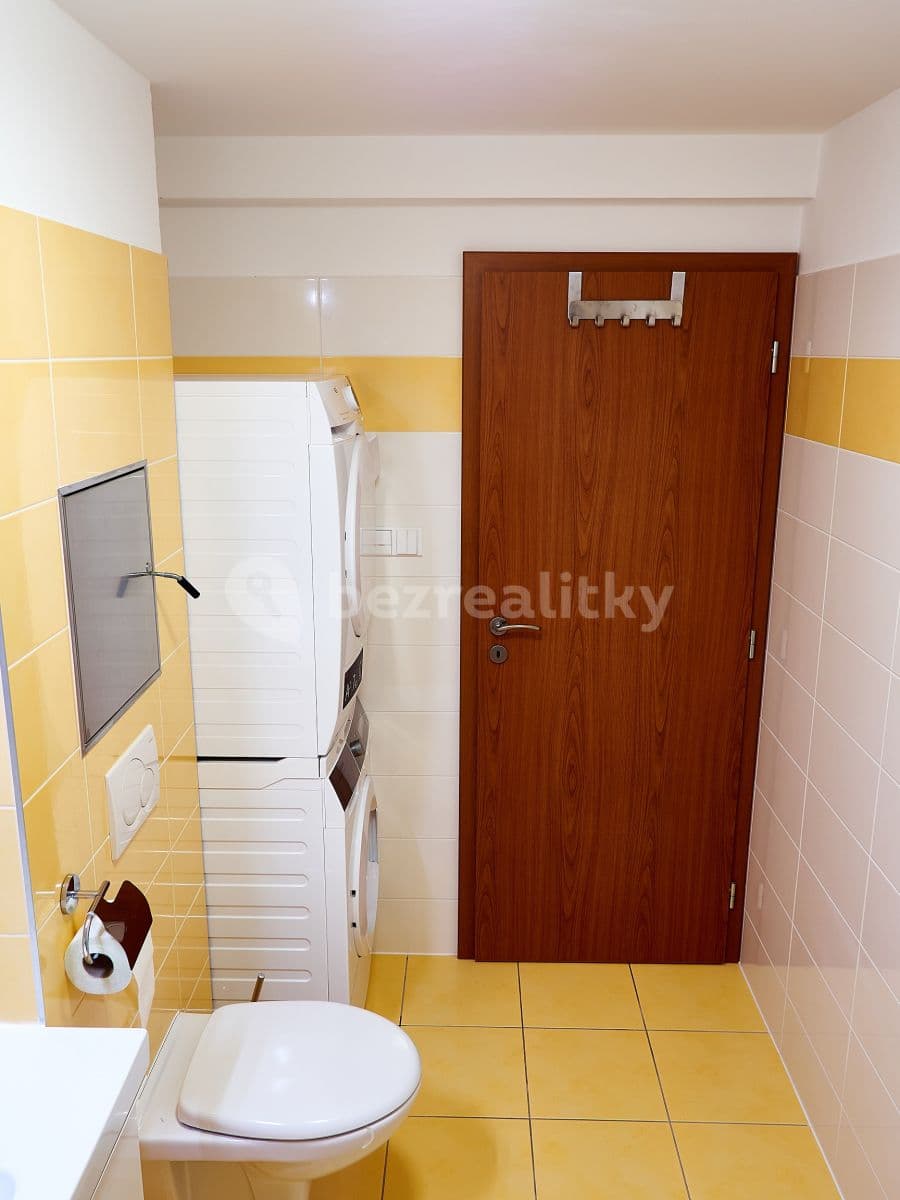 Pronájem bytu 2+kk 40 m², Luštěnická, Praha, Praha Pronájem bytu 2+kk 40 m², Luštěnická, Praha, Praha