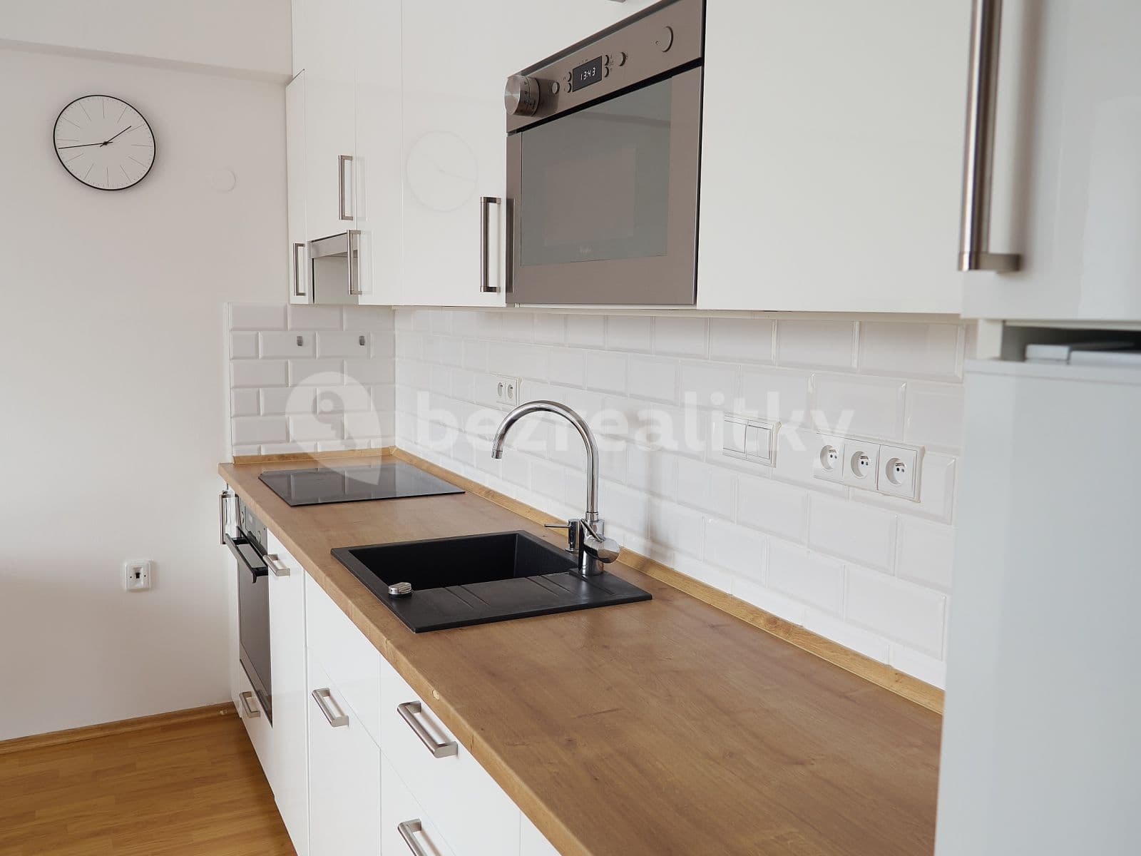 Pronájem bytu 2+kk 40 m², Luštěnická, Praha, Praha Pronájem bytu 2+kk 40 m², Luštěnická, Praha, Praha