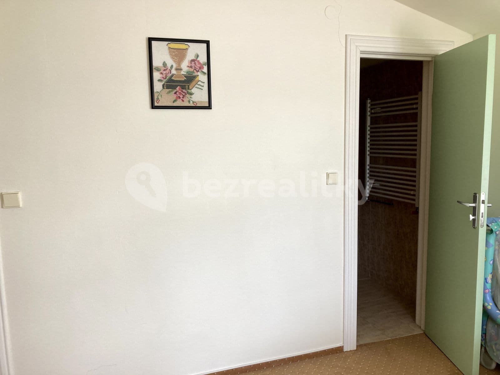 Pronájem bytu 1+kk 20 m², U Křížku, Průhonice, Středočeský kraj Pronájem bytu 1+kk 20 m², U Křížku, Průhonice, Středočeský kraj