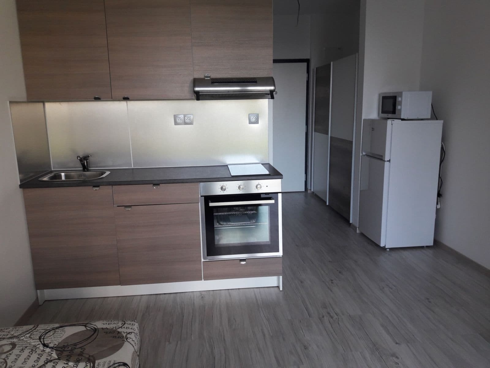 Pronájem bytu 1+1 31 m², Zuzany Chalupovej, Petržalka, Bratislavský kraj Pronájem bytu 1+1 31 m², Zuzany Chalupovej, Petržalka, Bratislavský kraj