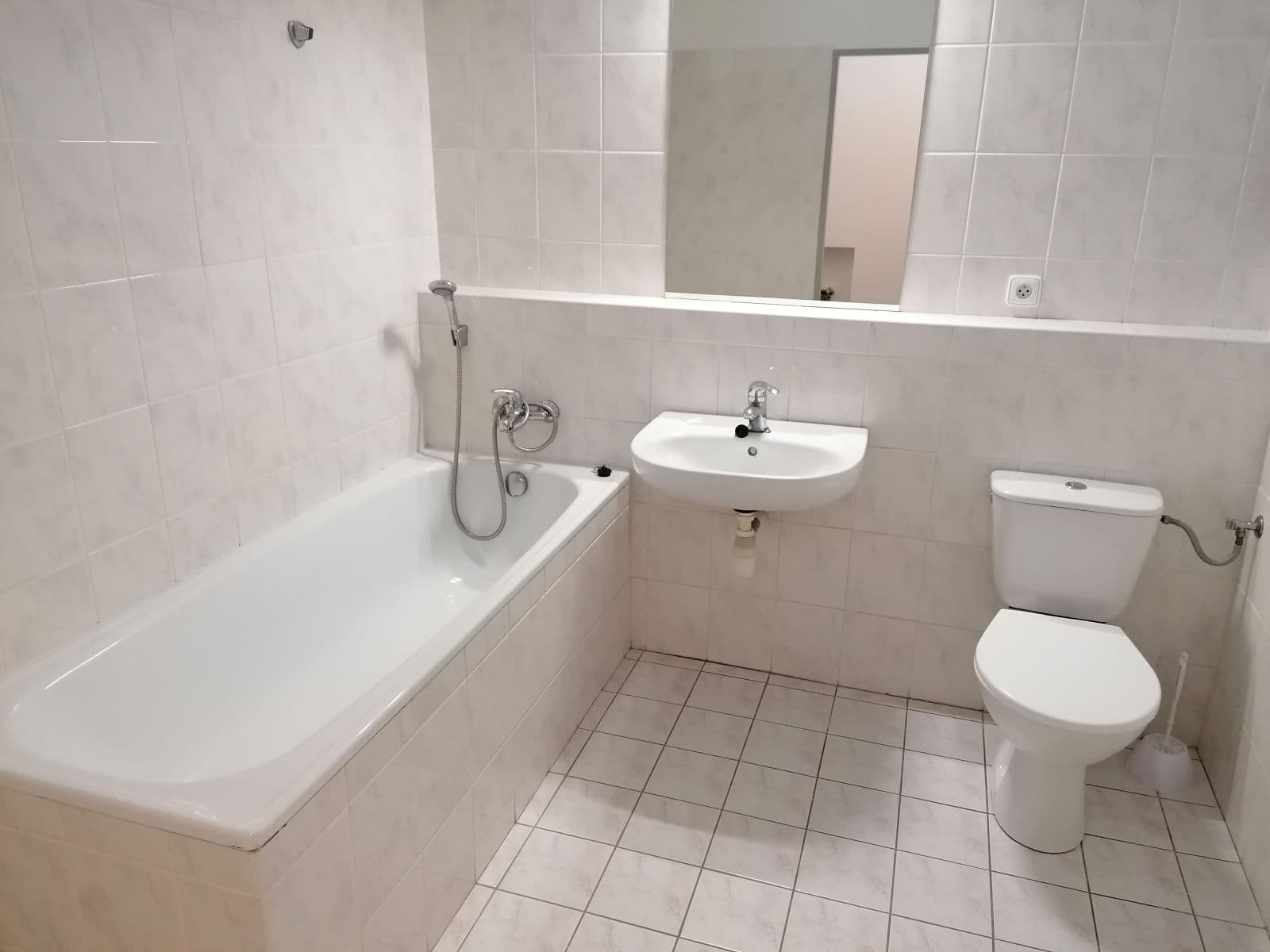 Pronájem bytu 1+kk 45 m², Podlesí IV, Zlín, Zlínský kraj Pronájem bytu 1+kk 45 m², Podlesí IV, Zlín, Zlínský kraj