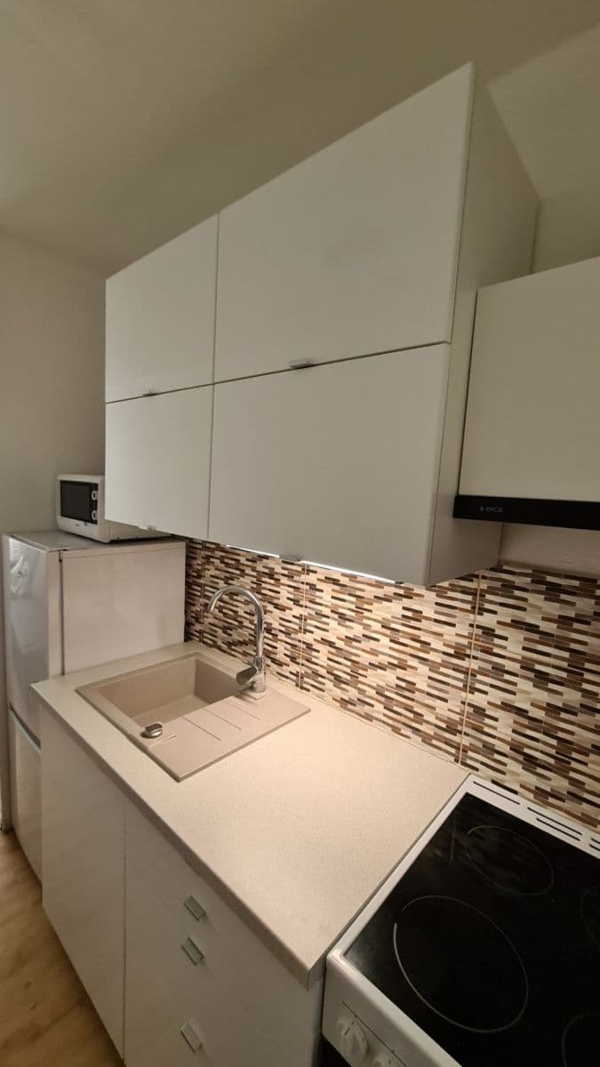 Pronájem bytu 2+kk 41 m², Šimůnkova, Praha, Praha Pronájem bytu 2+kk 41 m², Šimůnkova, Praha, Praha