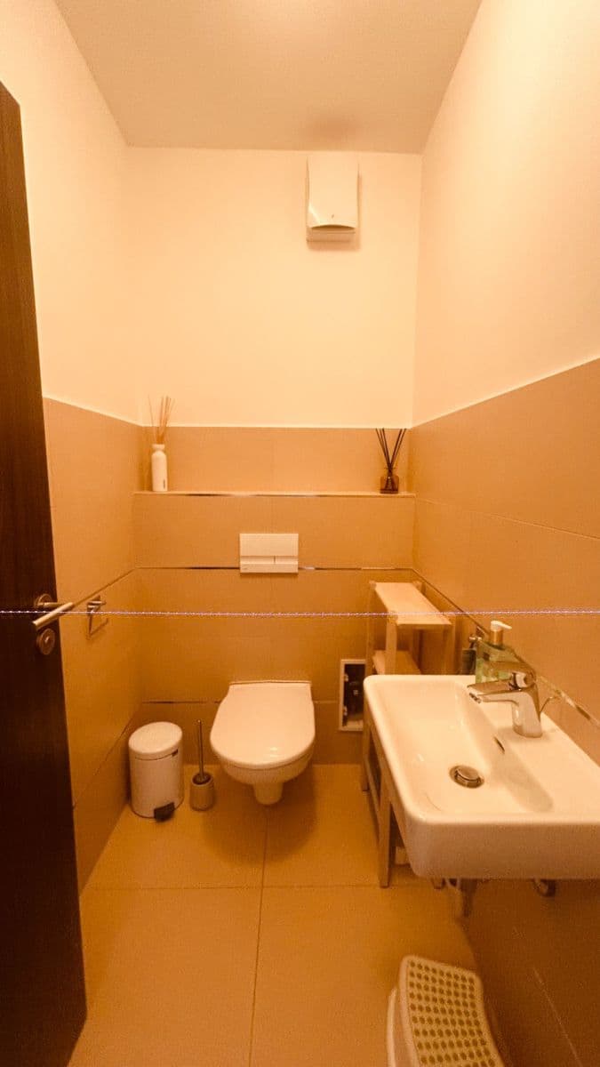 Pronájem bytu 4+kk 120 m², Medunova, Praha, Praha Pronájem bytu 4+kk 120 m², Medunova, Praha, Praha