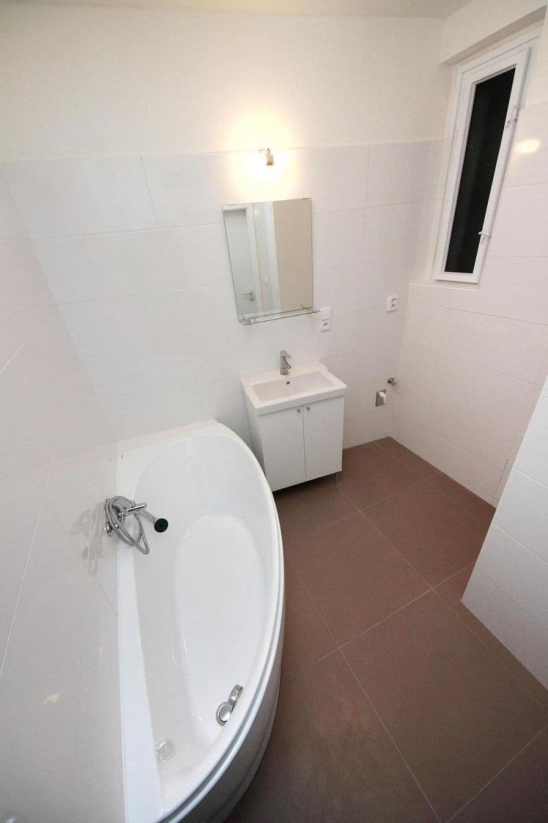 Pronájem bytu 2+kk 53 m², Přístavní, Praha, Praha Pronájem bytu 2+kk 53 m², Přístavní, Praha, Praha