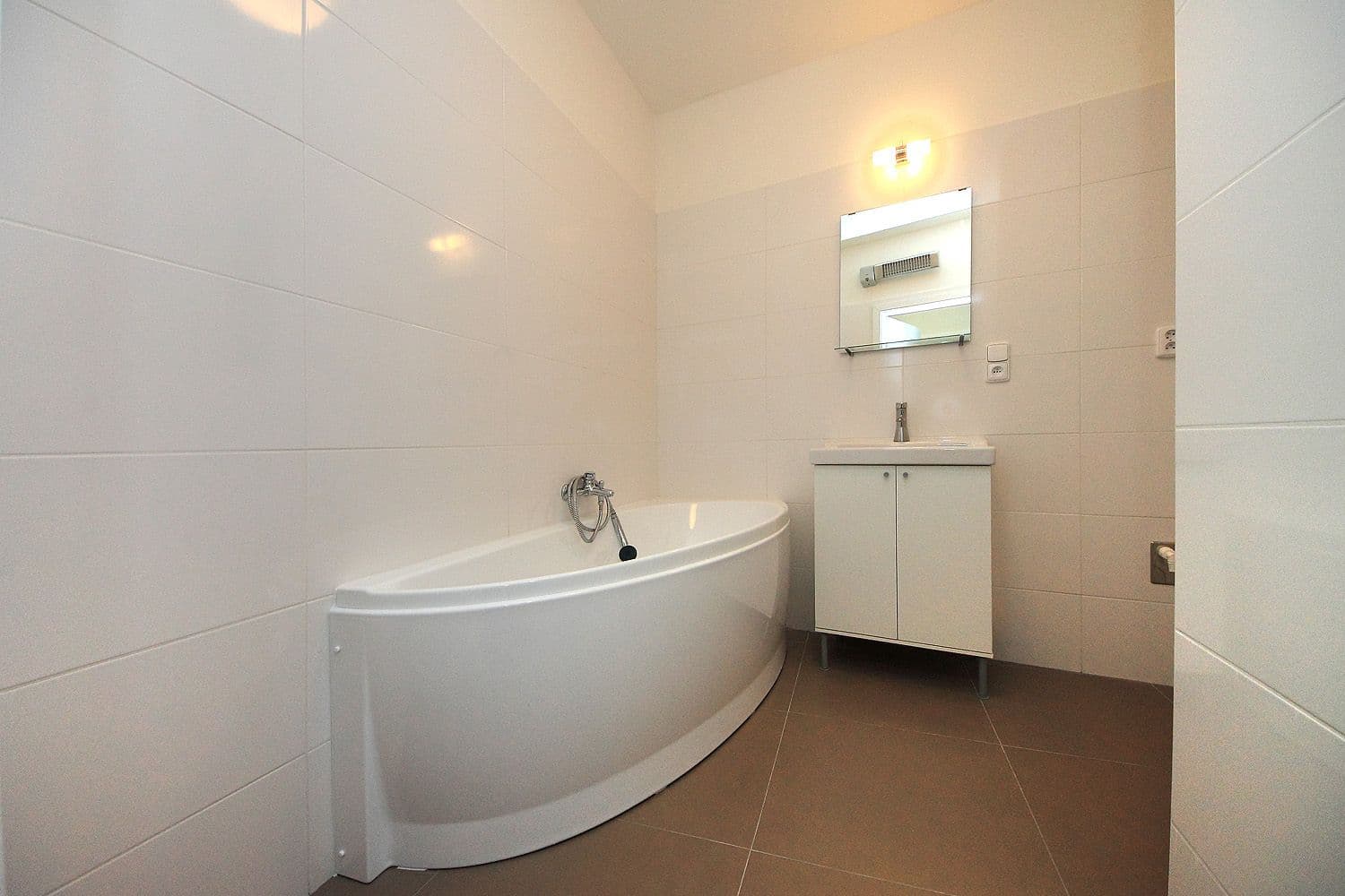 Pronájem bytu 2+kk 53 m², Přístavní, Praha, Praha Pronájem bytu 2+kk 53 m², Přístavní, Praha, Praha