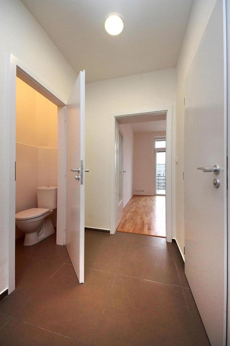 Pronájem bytu 2+kk 53 m², Přístavní, Praha, Praha Pronájem bytu 2+kk 53 m², Přístavní, Praha, Praha