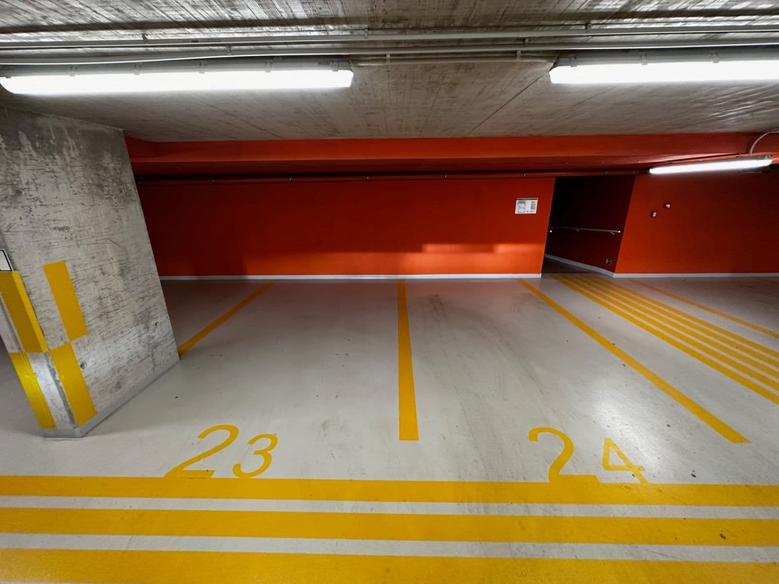 Pronájem garáže 9 m², Sámova, Praha, Praha Pronájem garáže 9 m², Sámova, Praha, Praha