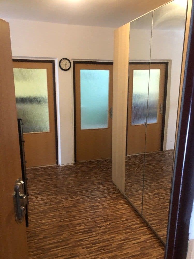 Pronájem bytu 2+1 64 m², Modenská, Karlovy Vary, Karlovarský kraj Pronájem bytu 2+1 64 m², Modenská, Karlovy Vary, Karlovarský kraj