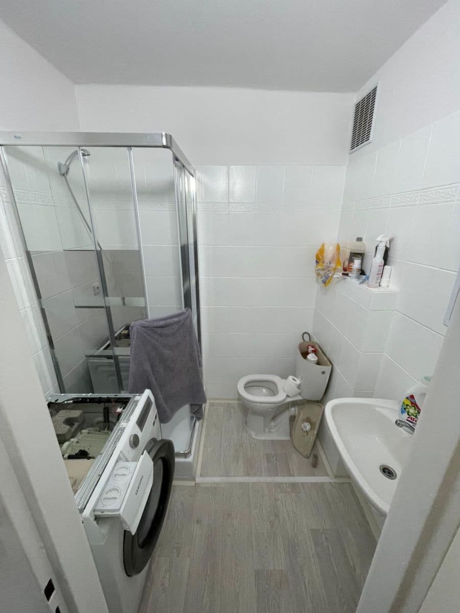 Pronájem bytu 1+1 35 m², Třída Míru, Beroun, Středočeský kraj Pronájem bytu 1+1 35 m², Třída Míru, Beroun, Středočeský kraj