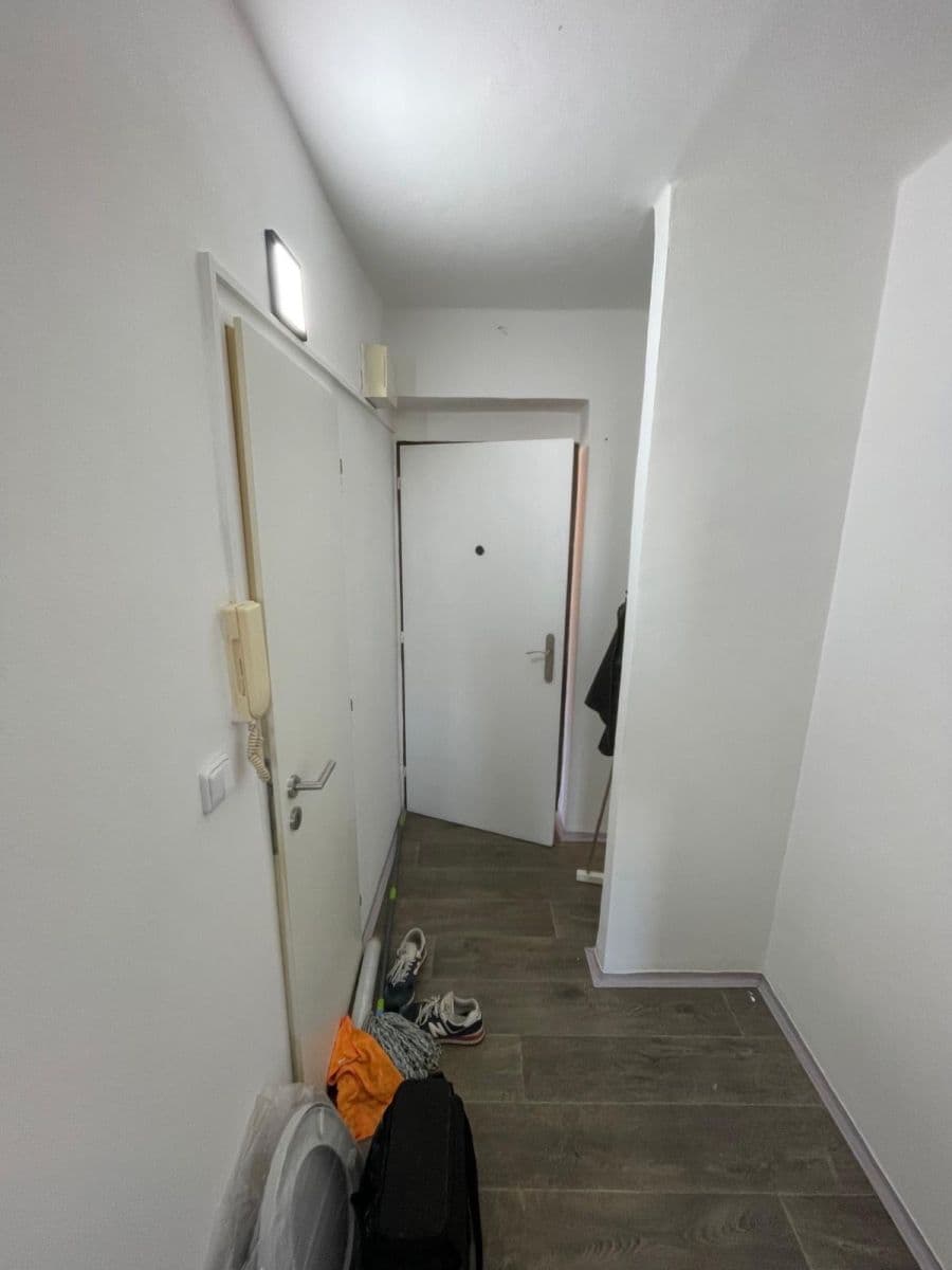 Pronájem bytu 1+1 35 m², Třída Míru, Beroun, Středočeský kraj Pronájem bytu 1+1 35 m², Třída Míru, Beroun, Středočeský kraj