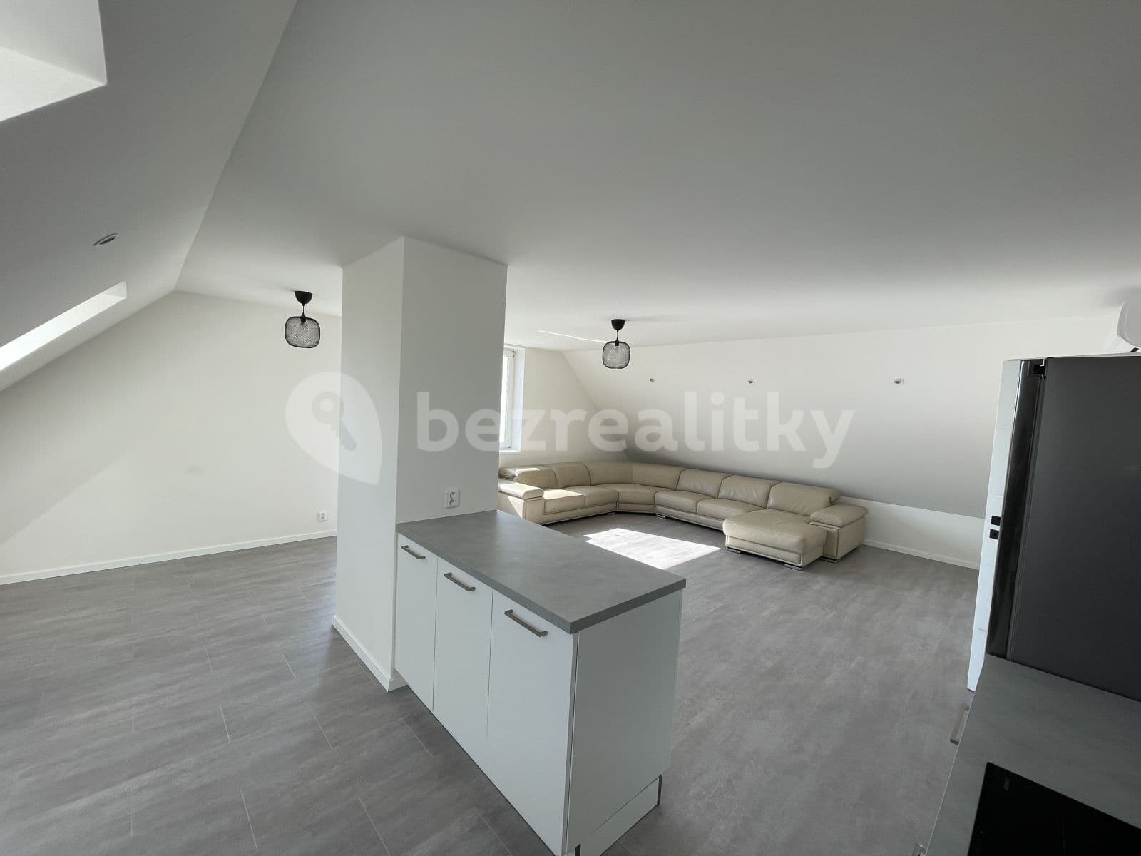 Pronájem bytu 3+kk 120 m², Severní, Horoměřice, Středočeský kraj Pronájem bytu 3+kk 120 m², Severní, Horoměřice, Středočeský kraj