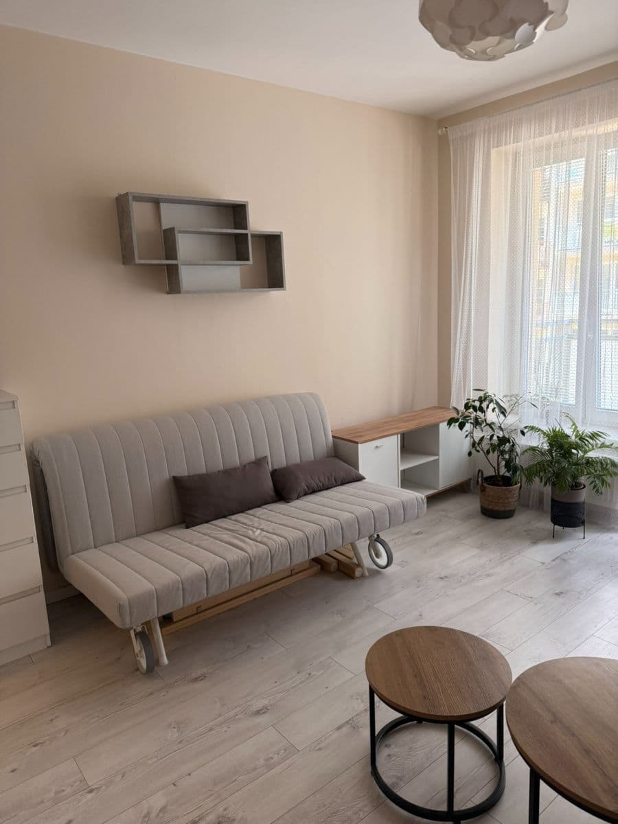Pronájem bytu 1+kk 24 m², Lipnická, Praha, Praha Pronájem bytu 1+kk 24 m², Lipnická, Praha, Praha