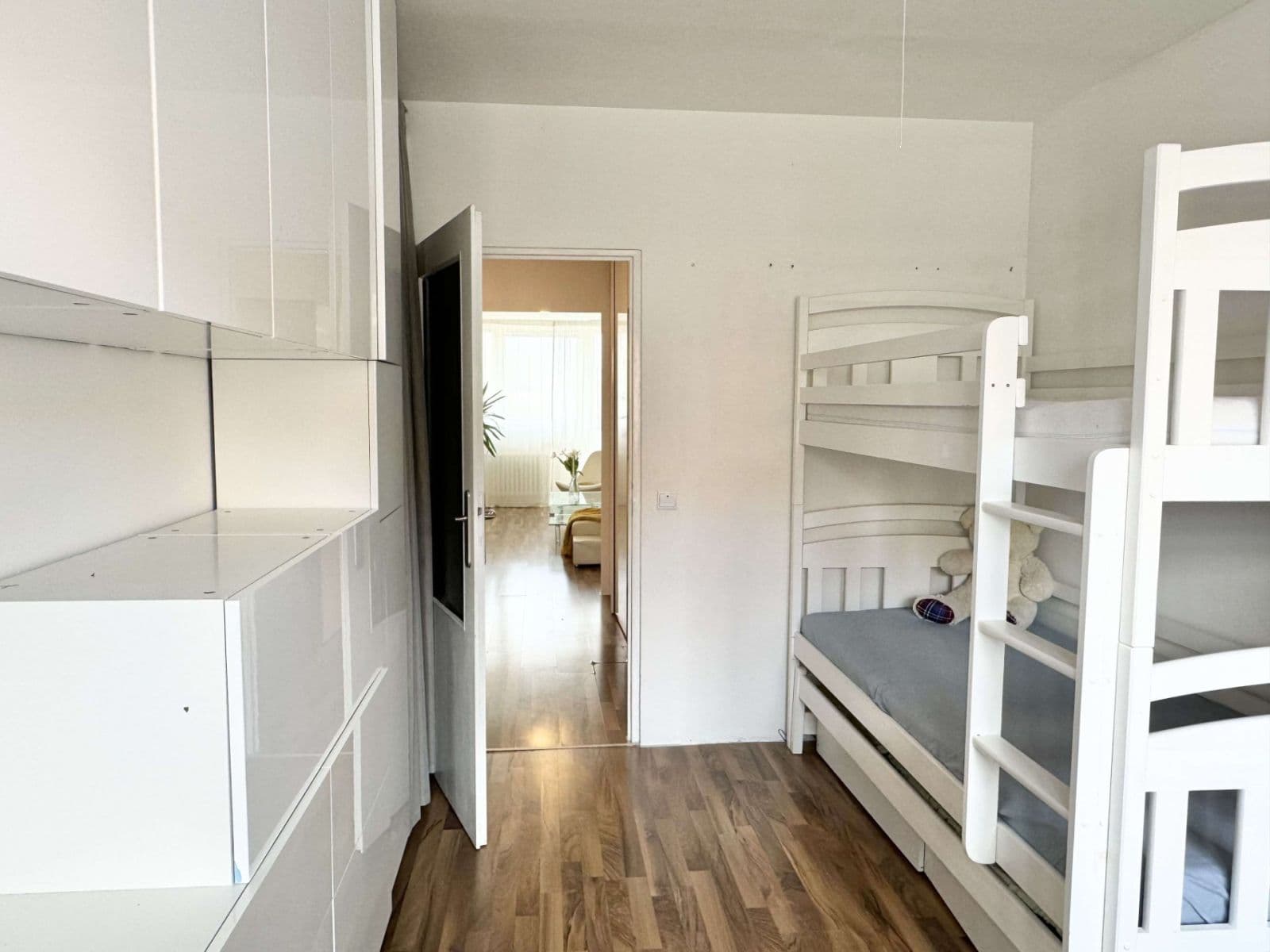 Prodej bytu 3+1 73 m², Jateční, Kolín, Středočeský kraj Prodej bytu 3+1 73 m², Jateční, Kolín, Středočeský kraj
