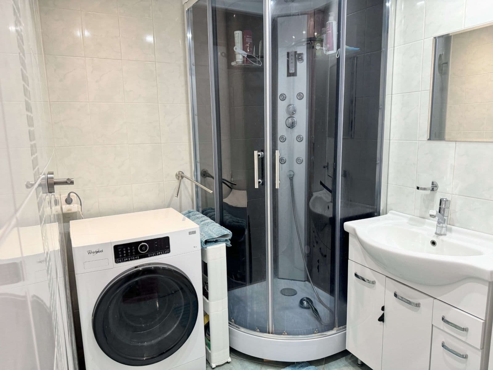 Prodej bytu 3+1 73 m², Jateční, Kolín, Středočeský kraj Prodej bytu 3+1 73 m², Jateční, Kolín, Středočeský kraj