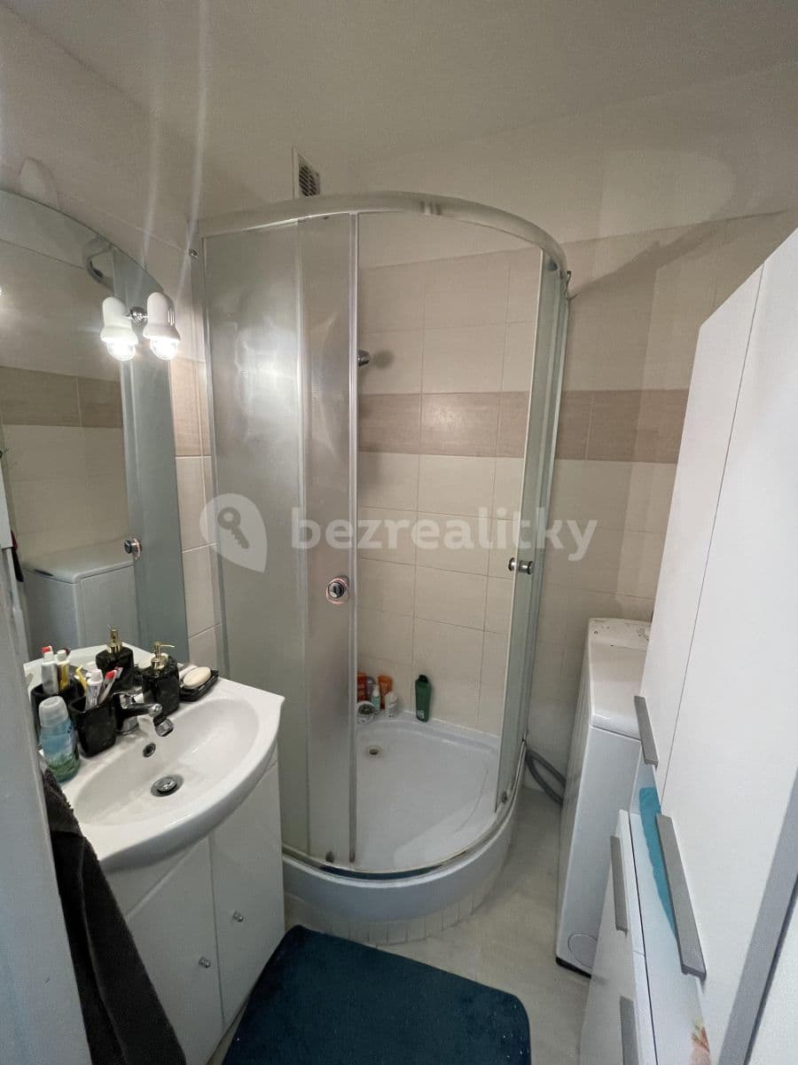 Pronájem bytu 2+1 52 m², Káranská, Praha, Praha Pronájem bytu 2+1 52 m², Káranská, Praha, Praha
