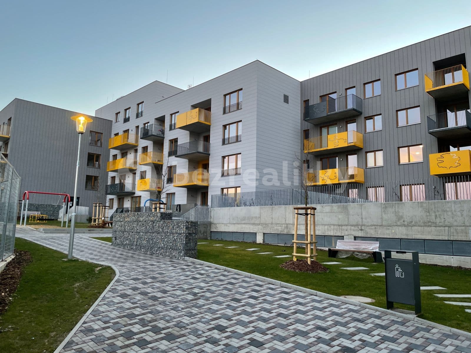 Pronájem bytu 2+kk 54 m², Tovární, Čelákovice, Středočeský kraj Pronájem bytu 2+kk 54 m², Tovární, Čelákovice, Středočeský kraj
