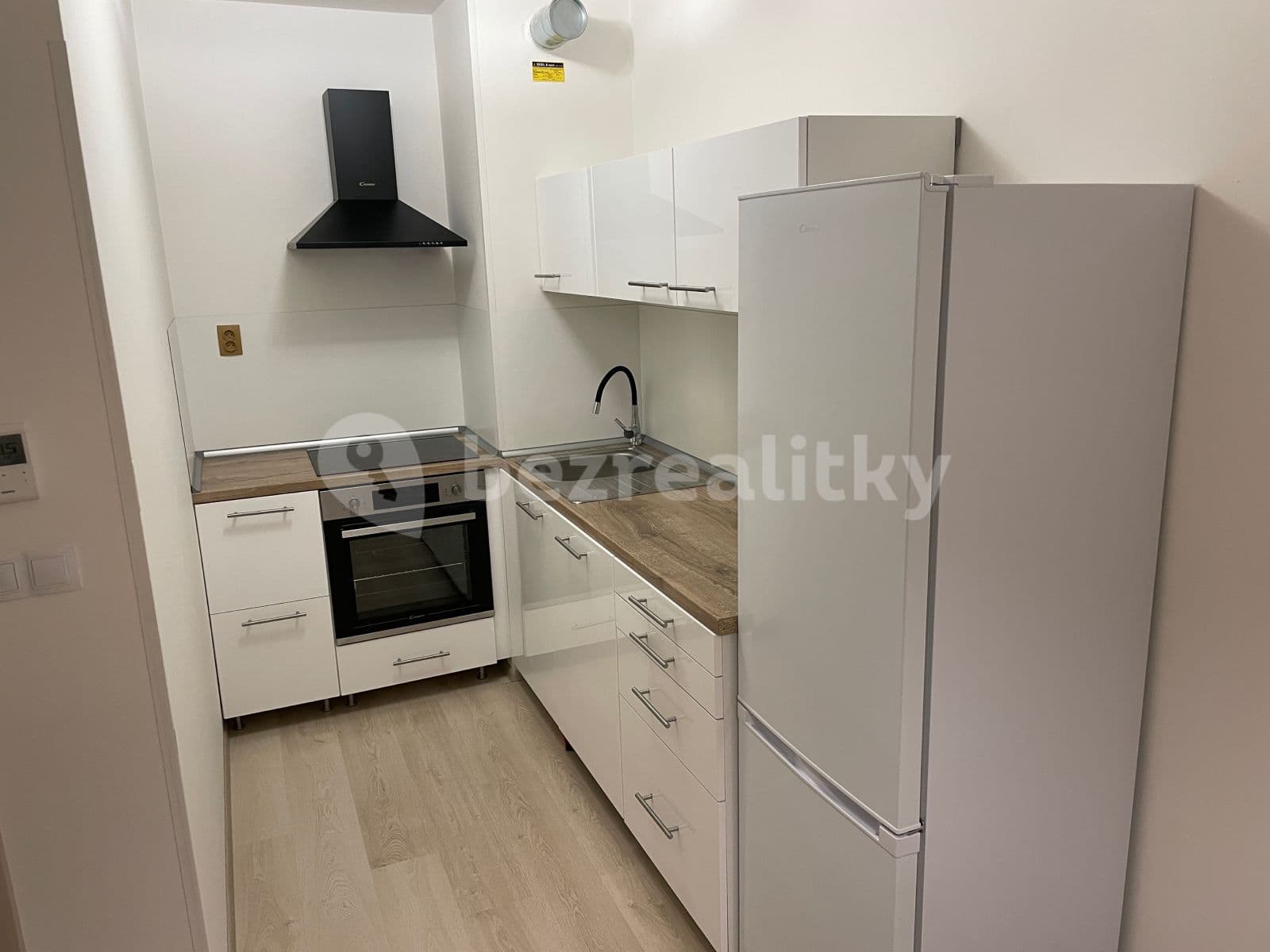 Pronájem bytu 2+kk 54 m², Tovární, Čelákovice, Středočeský kraj Pronájem bytu 2+kk 54 m², Tovární, Čelákovice, Středočeský kraj