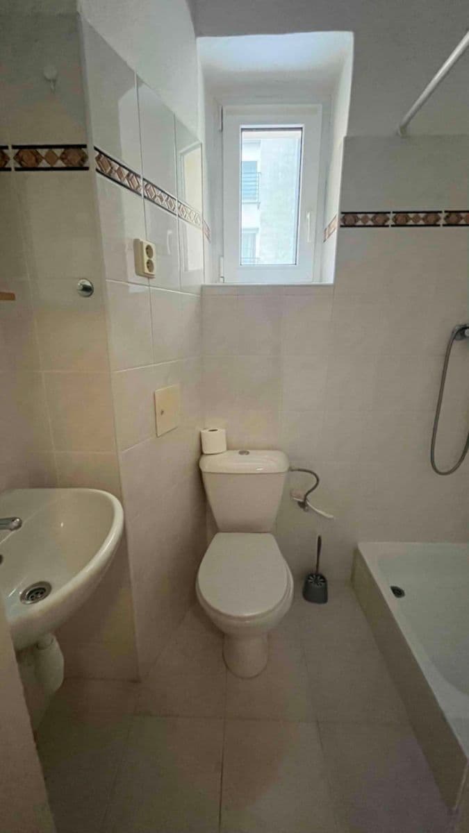 Pronájem bytu 1+1 46 m², Cetyňská, Praha, Praha Pronájem bytu 1+1 46 m², Cetyňská, Praha, Praha