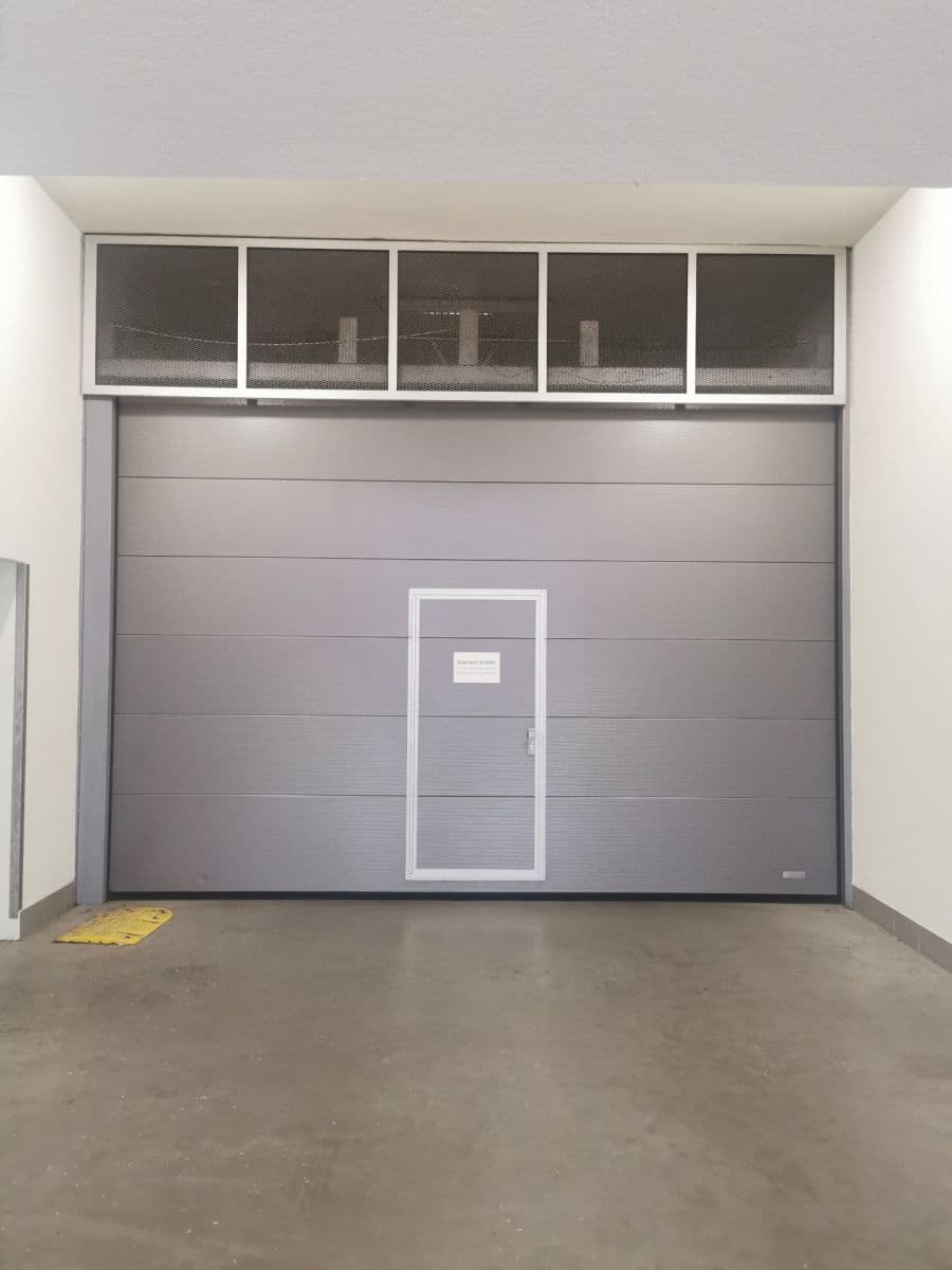 Pronájem garáže 14 m², Rostislavovo náměstí, Brno, Jihomoravský kraj Pronájem garáže 14 m², Rostislavovo náměstí, Brno, Jihomoravský kraj