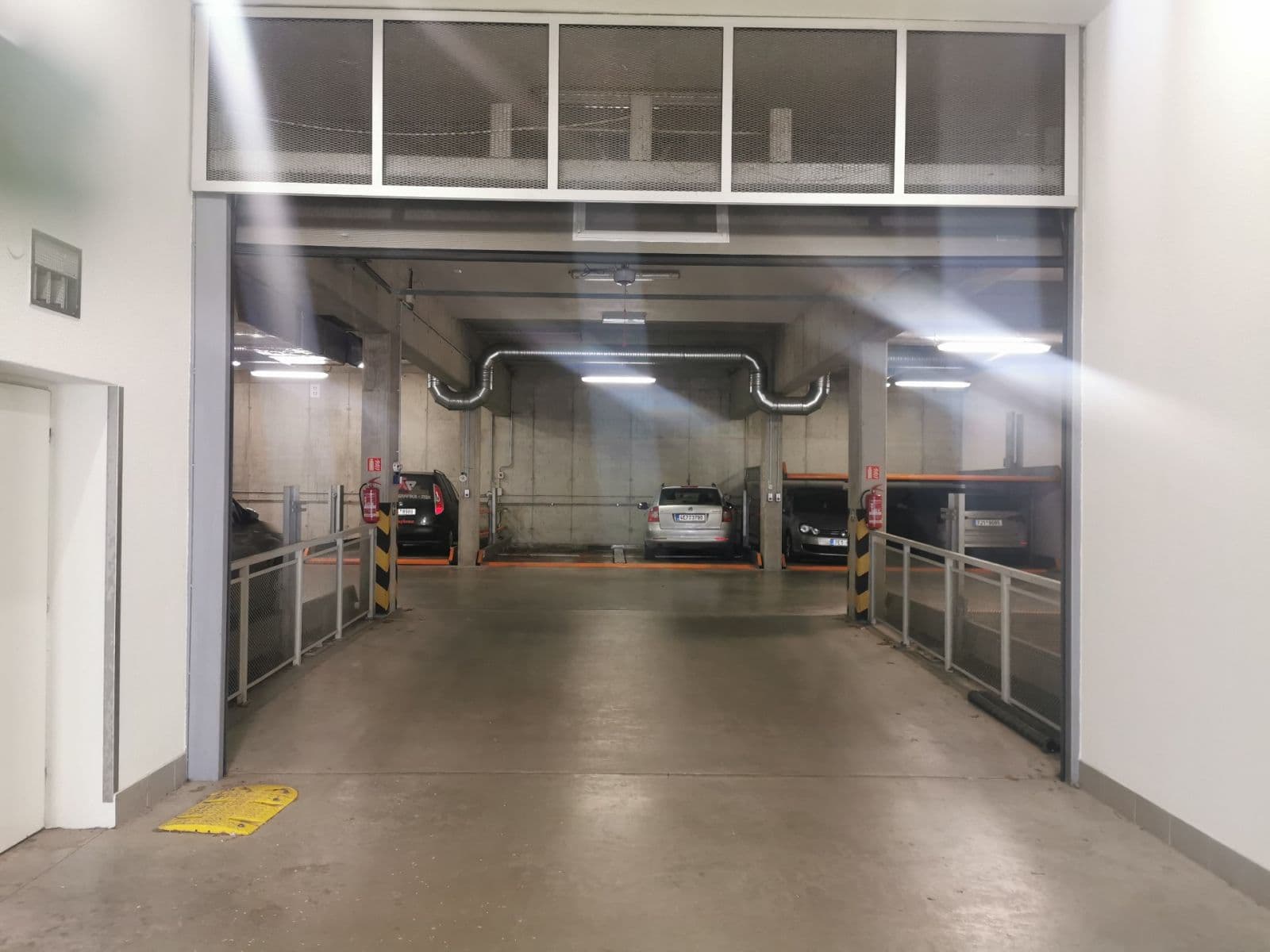 Pronájem garáže 14 m², Rostislavovo náměstí, Brno, Jihomoravský kraj Pronájem garáže 14 m², Rostislavovo náměstí, Brno, Jihomoravský kraj