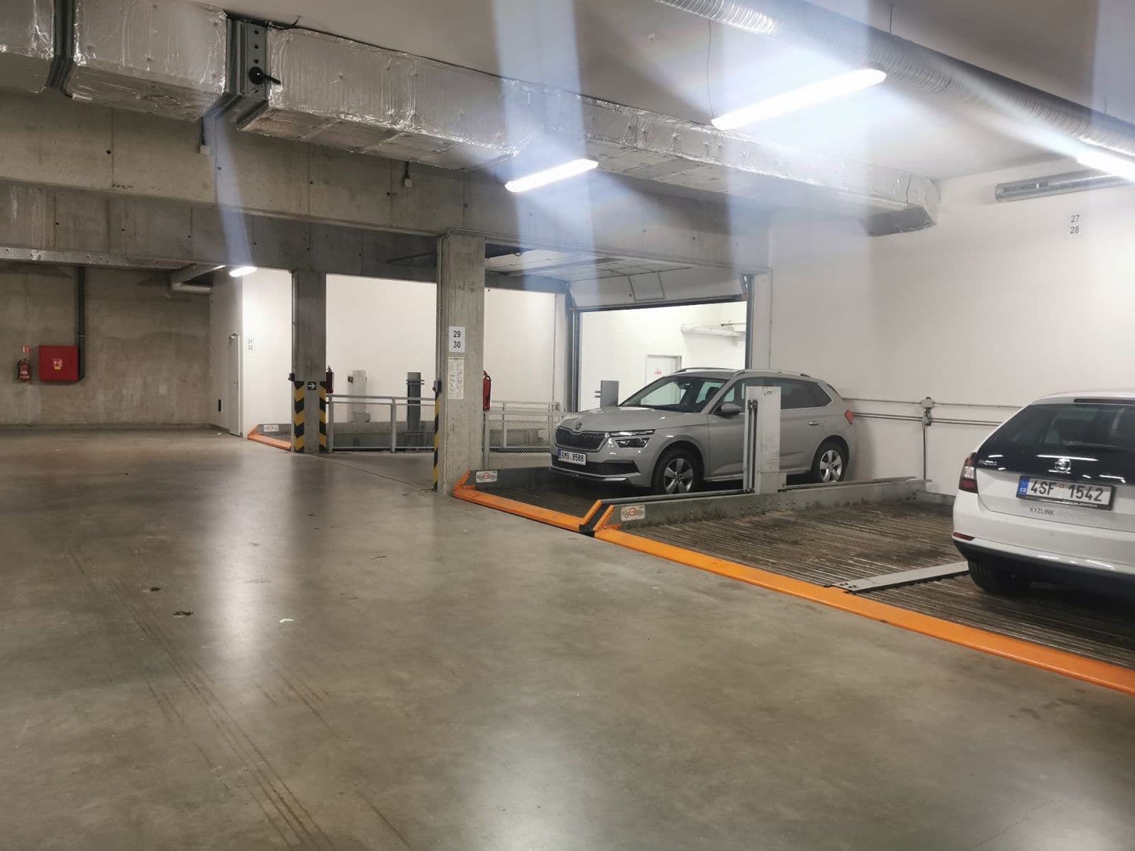 Pronájem garáže 14 m², Rostislavovo náměstí, Brno, Jihomoravský kraj Pronájem garáže 14 m², Rostislavovo náměstí, Brno, Jihomoravský kraj