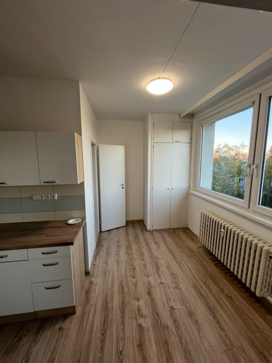 Pronájem bytu 2+1 60 m², Nešporova, Olomouc, Olomoucký kraj Pronájem bytu 2+1 60 m², Nešporova, Olomouc, Olomoucký kraj