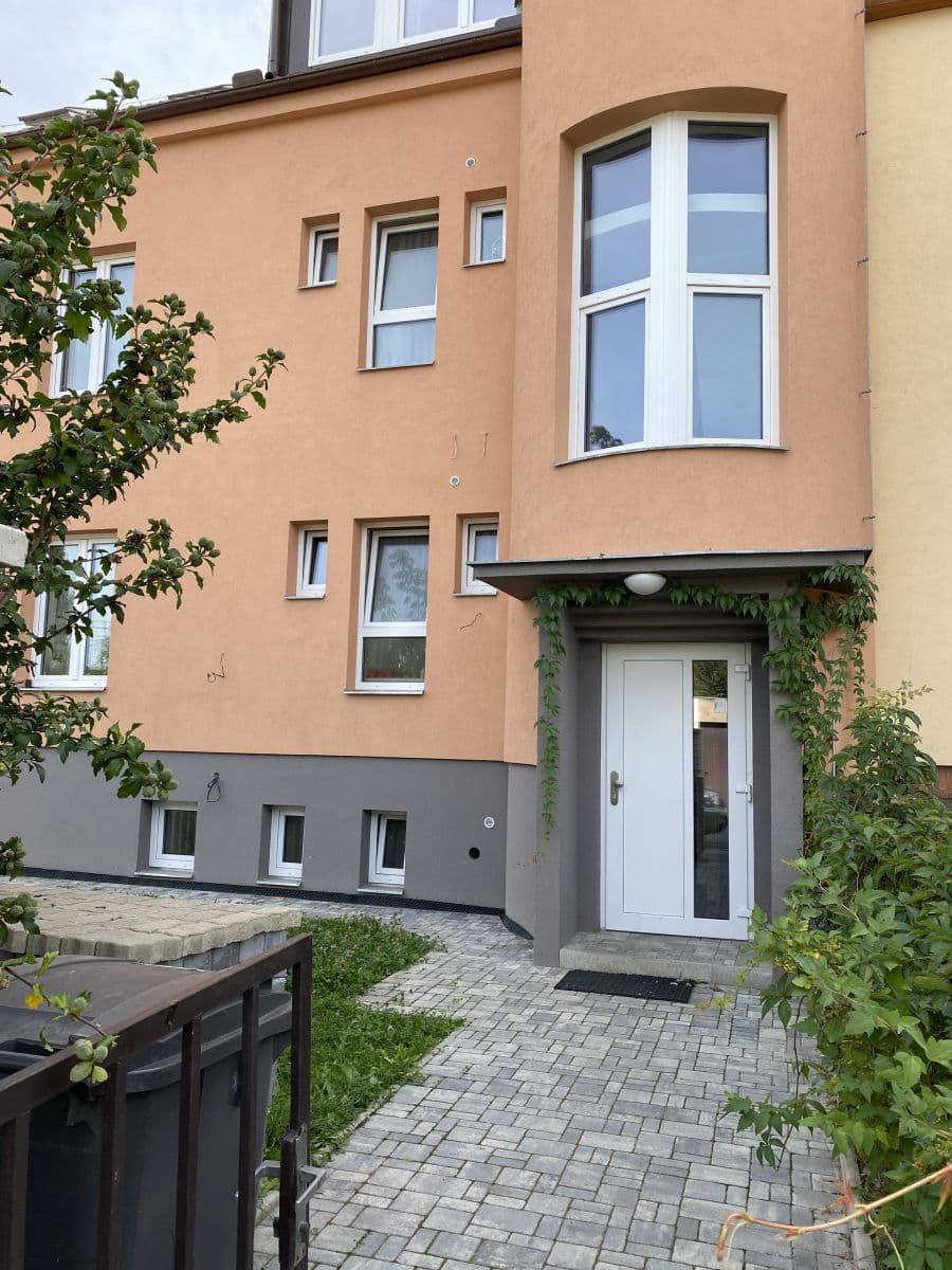 Pronájem bytu 1+1 40 m², Buštěhradská, Praha, Praha Pronájem bytu 1+1 40 m², Buštěhradská, Praha, Praha