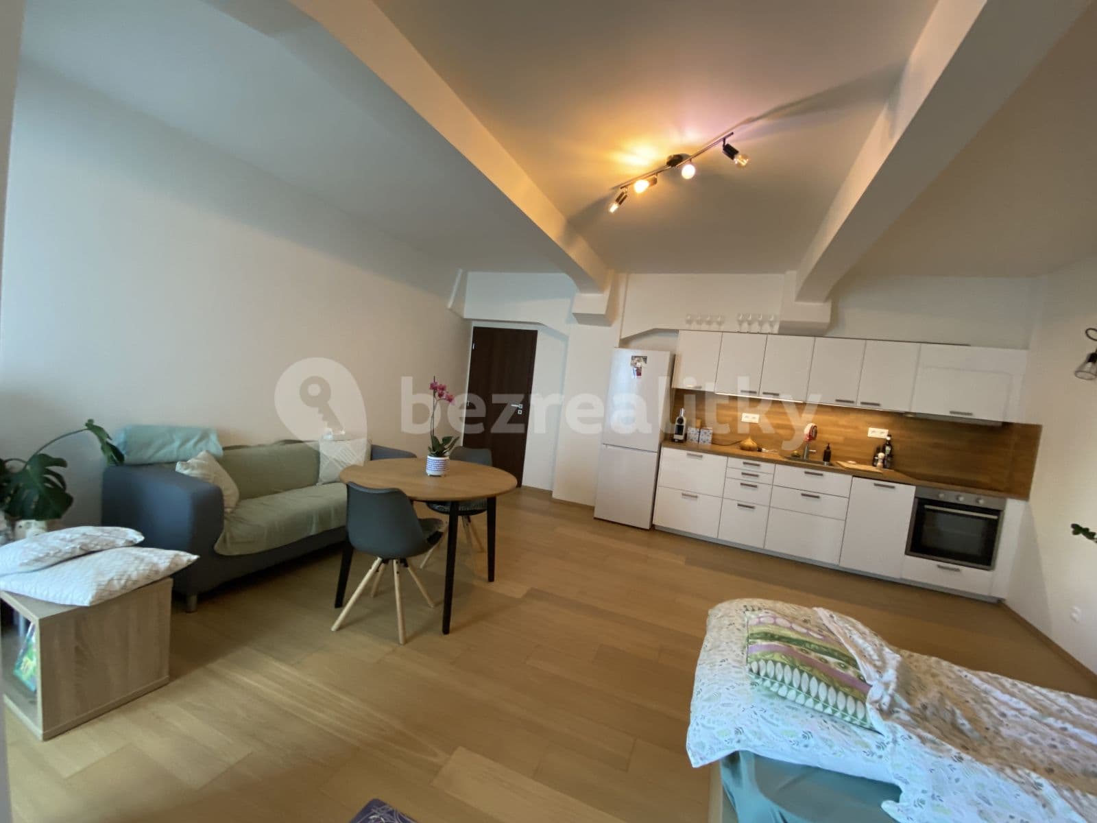 Pronájem bytu 1+kk 47 m², Jankovcova, Praha, Praha Pronájem bytu 1+kk 47 m², Jankovcova, Praha, Praha