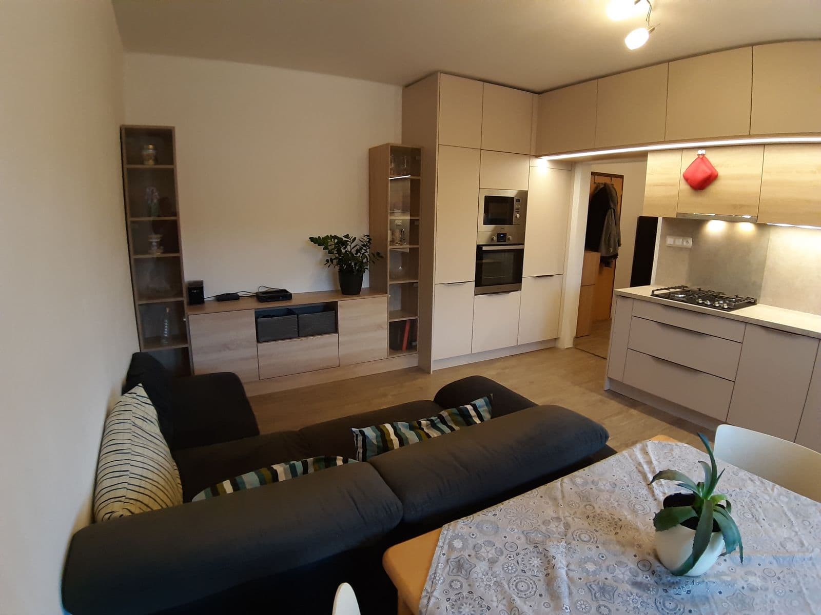 Pronájem bytu 2+1 43 m², Devínska Nová Ves, Bratislavský kraj Pronájem bytu 2+1 43 m², Devínska Nová Ves, Bratislavský kraj