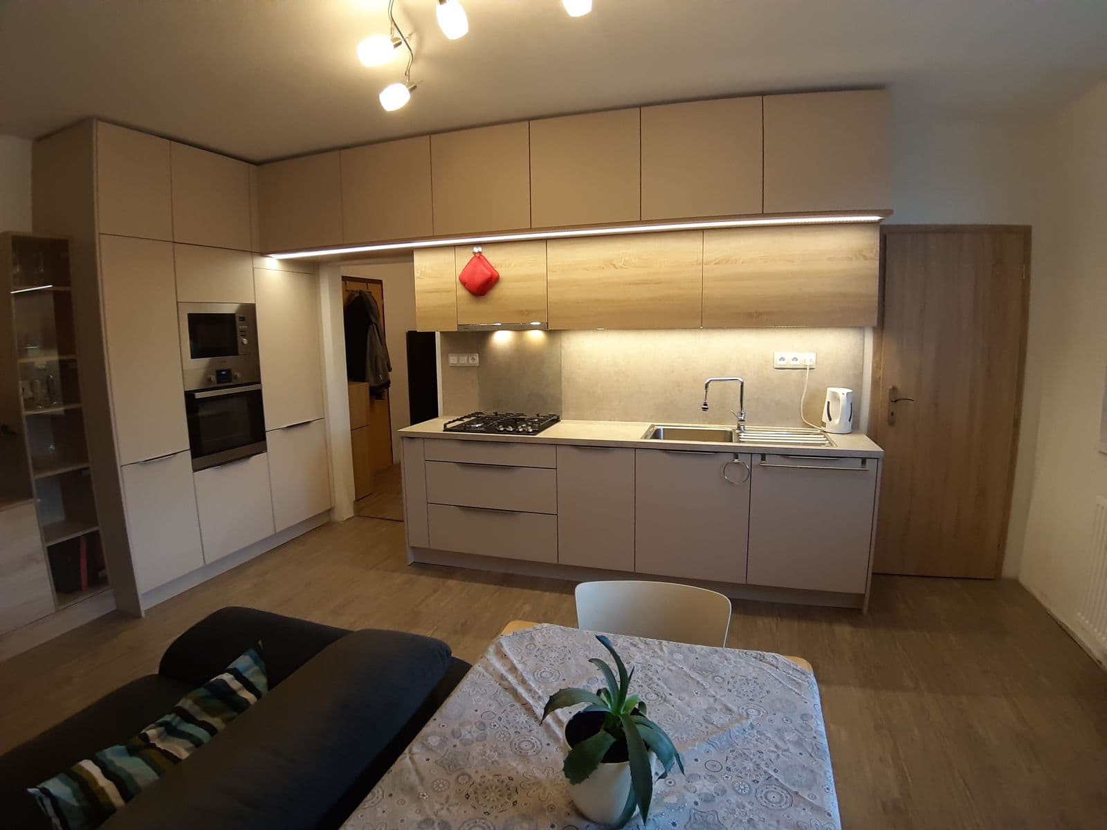 Pronájem bytu 2+1 43 m², Devínska Nová Ves, Bratislavský kraj Pronájem bytu 2+1 43 m², Devínska Nová Ves, Bratislavský kraj