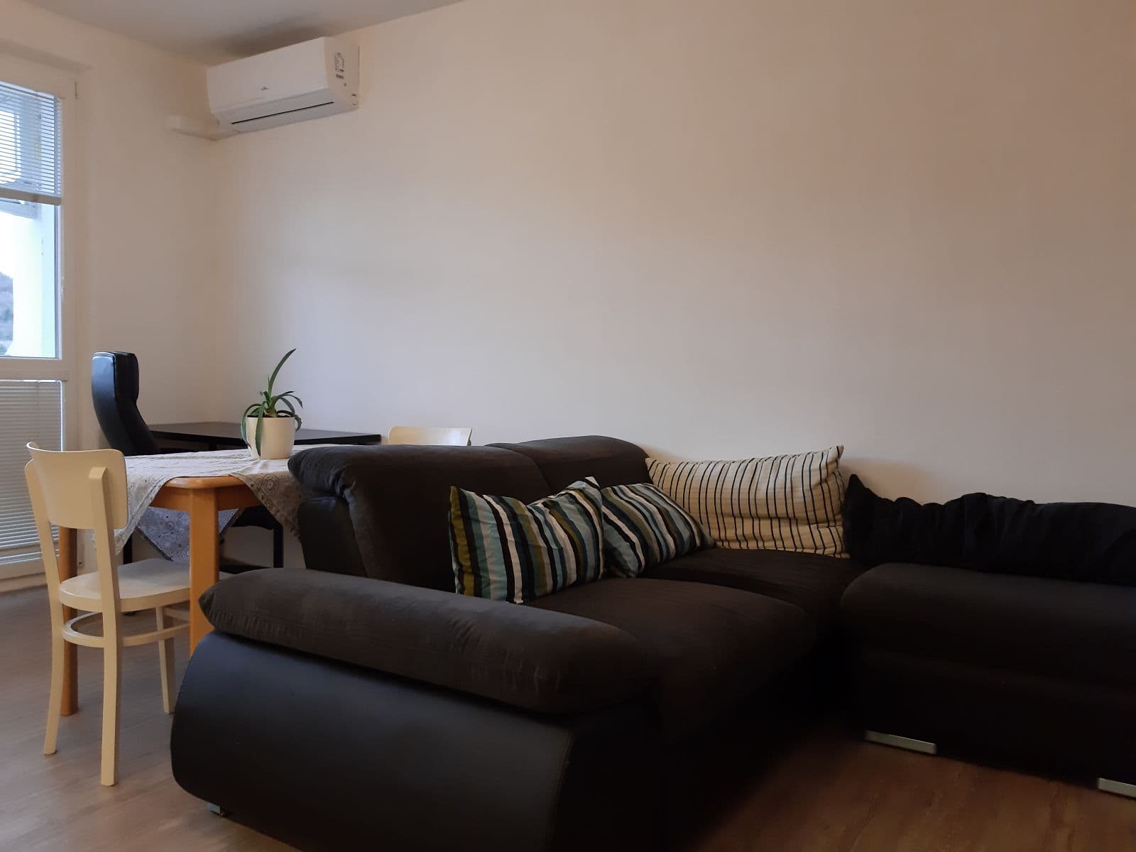 Pronájem bytu 2+1 43 m², Devínska Nová Ves, Bratislavský kraj Pronájem bytu 2+1 43 m², Devínska Nová Ves, Bratislavský kraj