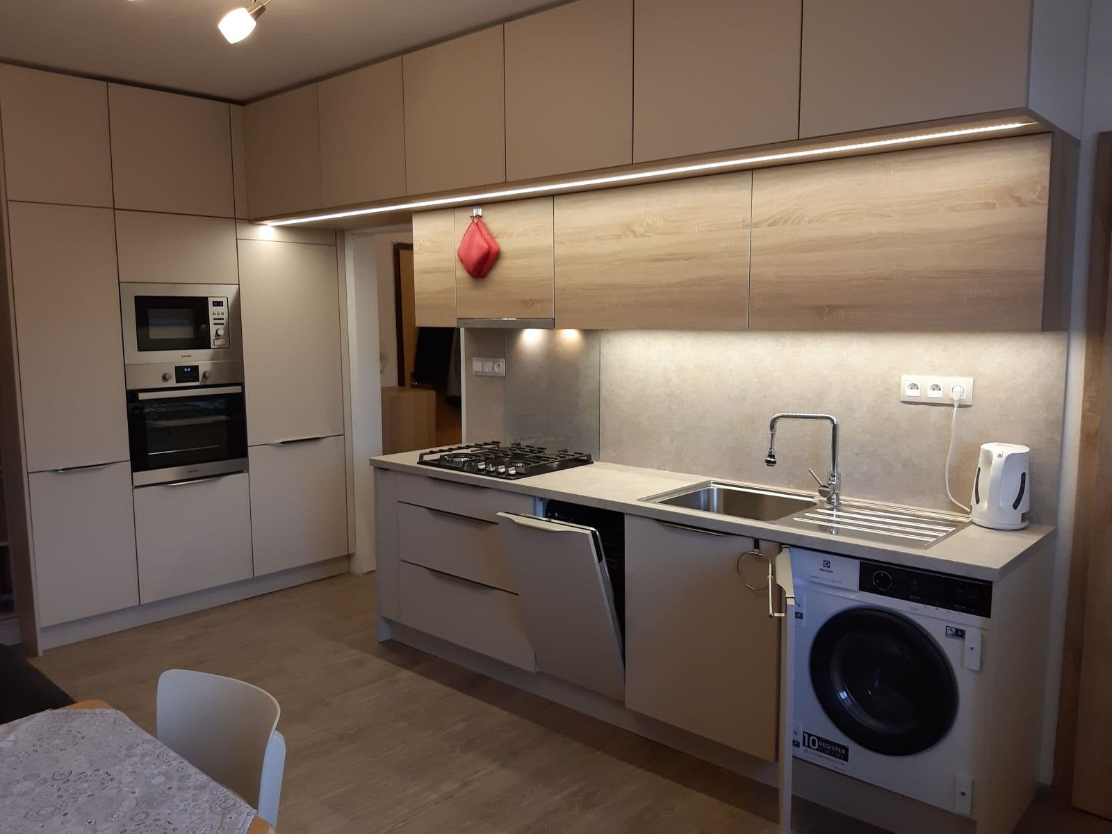 Pronájem bytu 2+1 43 m², Devínska Nová Ves, Bratislavský kraj Pronájem bytu 2+1 43 m², Devínska Nová Ves, Bratislavský kraj