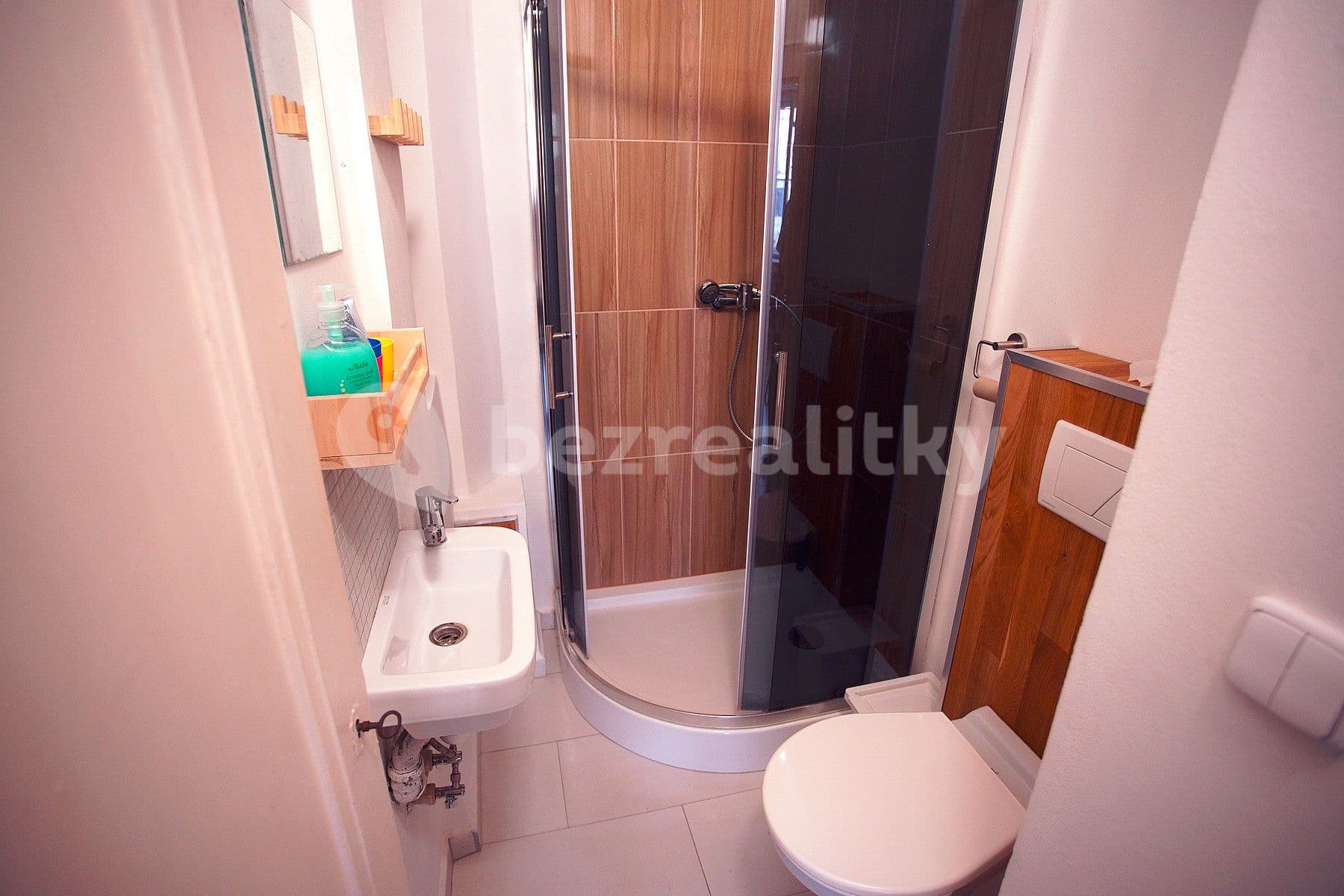 Pronájem bytu 1+kk 28 m², Adamovská, Praha, Praha Pronájem bytu 1+kk 28 m², Adamovská, Praha, Praha