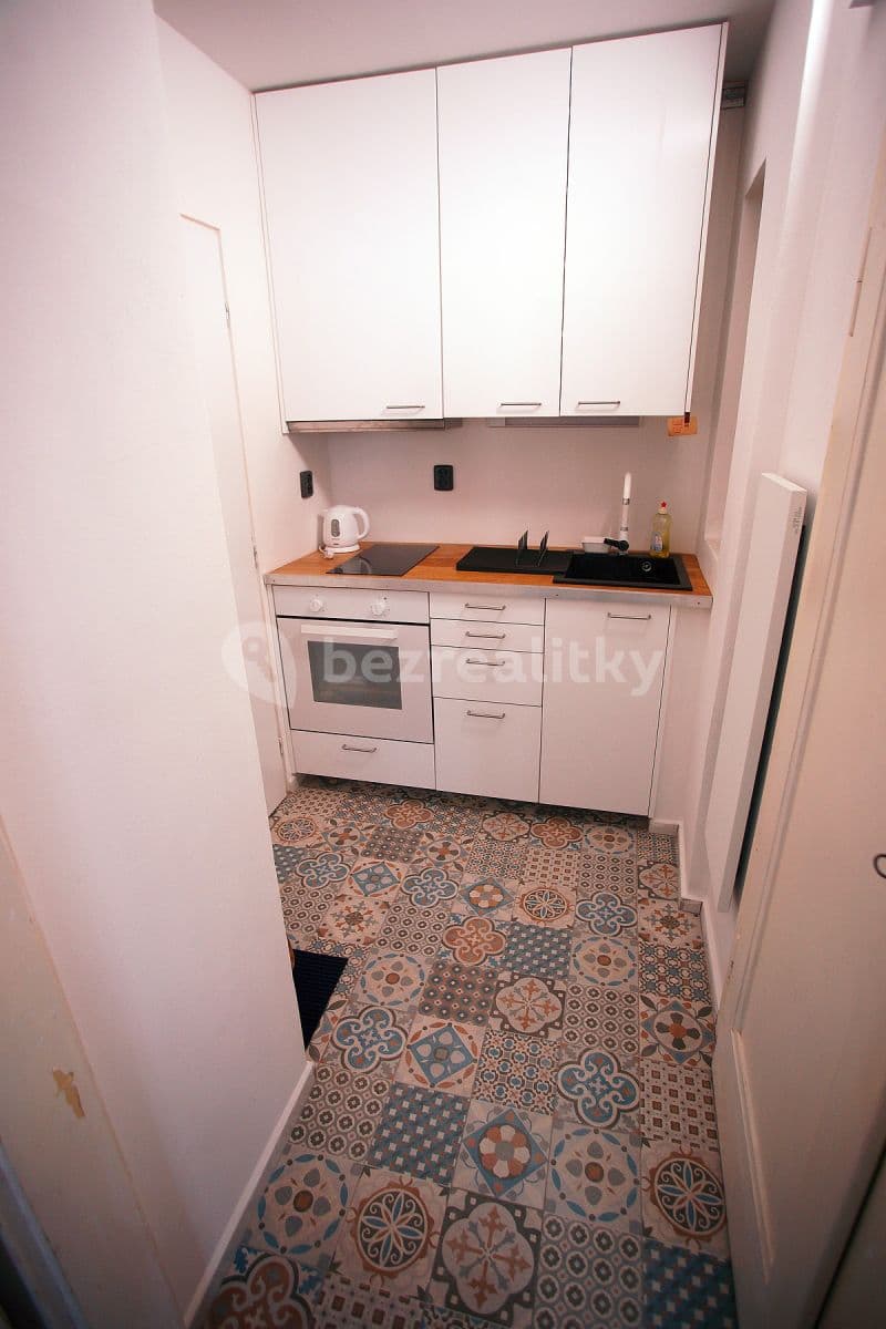 Pronájem bytu 1+kk 28 m², Adamovská, Praha, Praha Pronájem bytu 1+kk 28 m², Adamovská, Praha, Praha