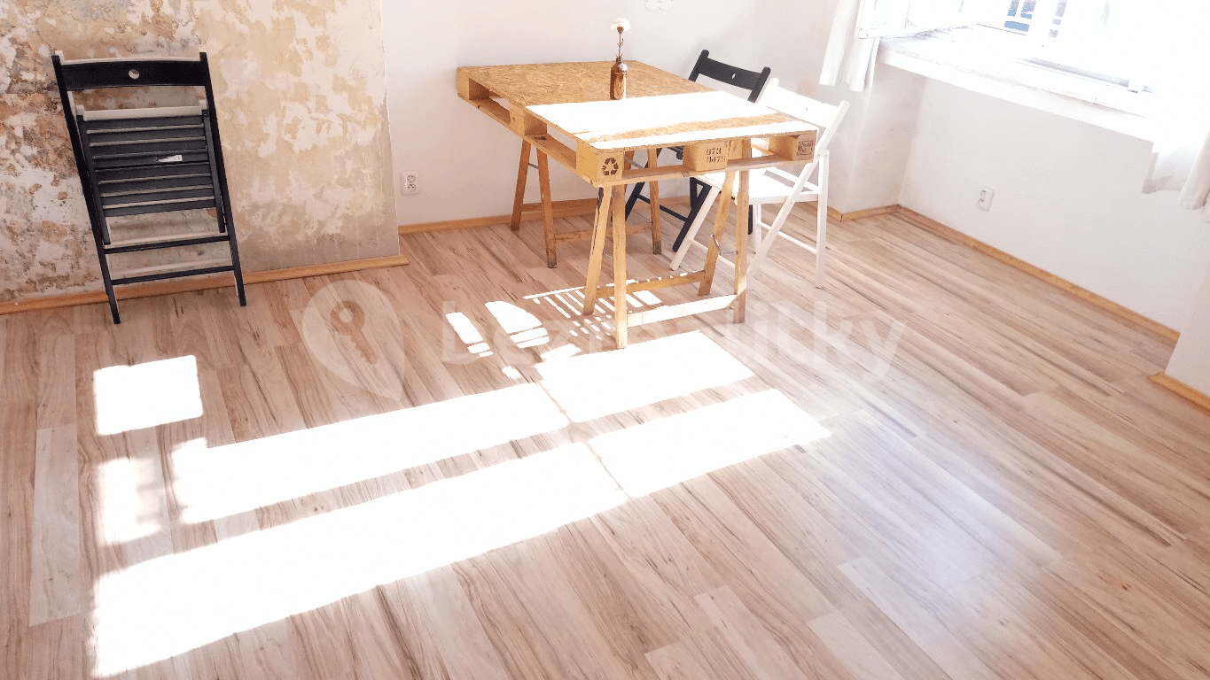 Pronájem bytu 1+kk 28 m², Adamovská, Praha, Praha Pronájem bytu 1+kk 28 m², Adamovská, Praha, Praha