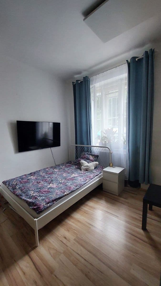 Pronájem bytu 1+kk 28 m², Adamovská, Praha, Praha Pronájem bytu 1+kk 28 m², Adamovská, Praha, Praha