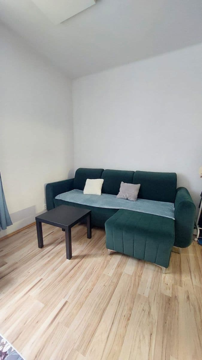 Pronájem bytu 1+kk 28 m², Adamovská, Praha, Praha Pronájem bytu 1+kk 28 m², Adamovská, Praha, Praha