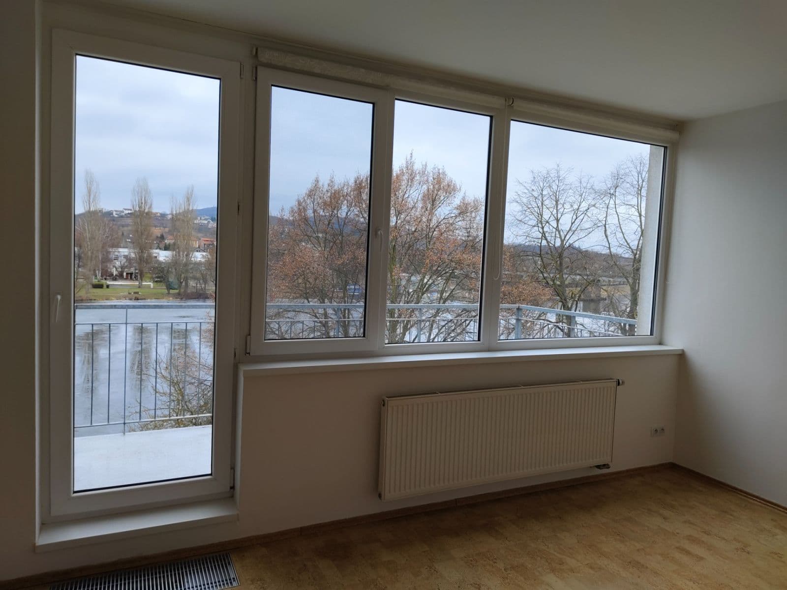 Pronájem bytu 4+kk 85 m², V Zahradách, Beroun, Středočeský kraj Pronájem bytu 4+kk 85 m², V Zahradách, Beroun, Středočeský kraj