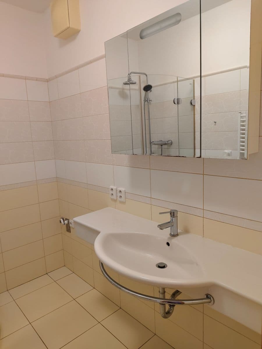 Pronájem bytu 4+kk 85 m², V Zahradách, Beroun, Středočeský kraj Pronájem bytu 4+kk 85 m², V Zahradách, Beroun, Středočeský kraj