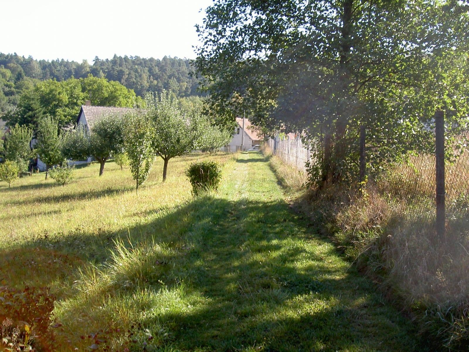 Prodej pozemku 1.171 m², Obecní, Březí, Středočeský kraj Prodej pozemku 1.171 m², Obecní, Březí, Středočeský kraj