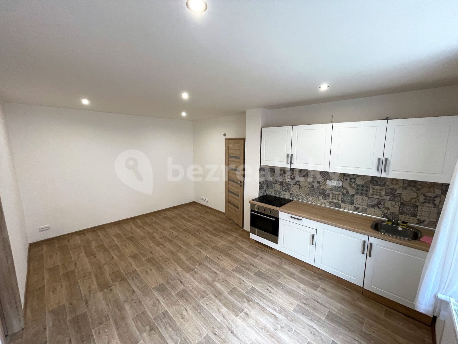 Pronájem bytu 2+kk 48 m², Úslavská, Plzeň, Plzeňský kraj Pronájem bytu 2+kk 48 m², Úslavská, Plzeň, Plzeňský kraj